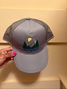 Gray Mesh Trucker Hat with Mountain Embroidery